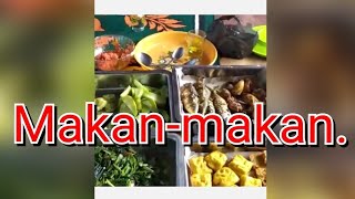 Bersama kita makan-makan, botram nikmatnya makan bersama di rumah pak rusman efendi.