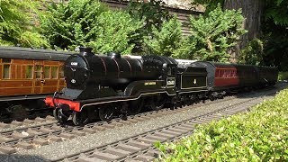 Gauge 1 trains at Harrietsham on 25th July 2018