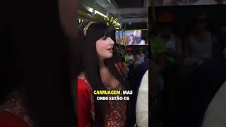 LUCCAS NETO E GIOVANNA DENTRO DE UM ÔNIBUS