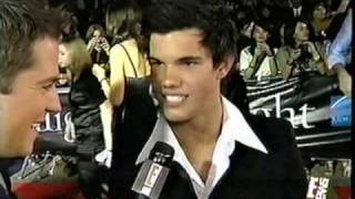 Twilight Premiere coverage by E! News