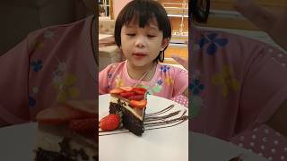 I tried the strawberry chocolate cake 🍰 #shorts #eating #strawberry #cake #yummy #fyp #youtubeshorts