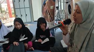 Baca Buku Bahasa Inggris di Perpustakaan Daerah Bulukumba. Rumah Belajar Bersama