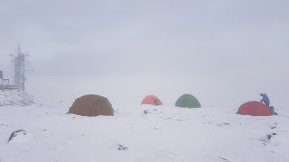 Winter summit camp on Cairngorm, winter camping, hiking Scotland