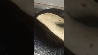 Ashiamalik Vlogs #foryoupageofficiall #foryou #cookingchannel #cooking #roti