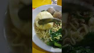 Makanan Viral Pedas Bakso Daging Selimut Perawang Riau #shorts #bakso #kuliner @yuripolala