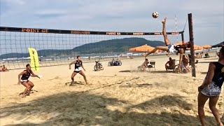 Evento de Futevôlei TEAMJCFUTEVOLEI - SANTOS - SP com profissionais em jogo de exibição.