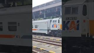 KA Ranggajati tunggu berangkat stasiun Surabaya Gubeng #keretaapi #keretaapiindonesia #karanggajati