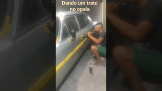 Dando um trato no opala.