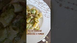 Pasta mezze maniche broccoli e funghi 🍽️ Ricetta di Marco Rapo | due giri d'olio 👨🏻‍🍳 #shorts #food