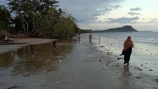 SUASANA SORE DI PANTAI SARANJANA, CARI TUDE