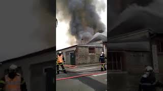 Des locaux en feu près de la mairie de Flers, vendredi 14 août 2020