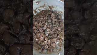 ganito mag adubo ng Gizzard at liver #yummyrecipe #yummyfood #adubo #shortvideo #youtubeshorts