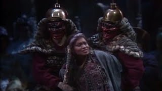 Turandot: Liu's death with lyrics - Mitchell/Domingo/Plishka - MET OPERA - Levine/Zeffirelli