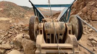 Big Rock Crusher Machine & A Giant In Action & Quarry Rock Jaw crusher Machine