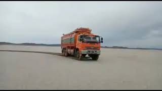 ایران بلوچستان باڈر پر ڈیزل سمگلنگ ٹینکروں کی اسکیٹنگ | Tankers skating on Iran Balochistan Border