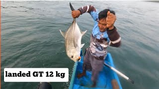 sambaran GT dengan popper dan top water #gianttrevally #strikegt #poppers #gtfishing #gt