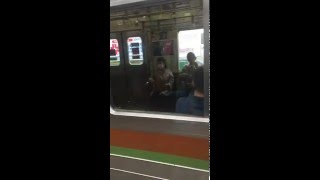 How to open the train door in Japan　電車のドアの開け方