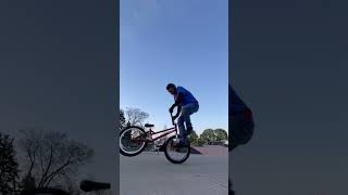 Bmx Triple Tailwhip Variation! 👊💯🙌