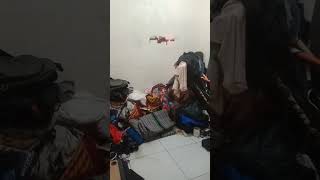 Drone S150 Oranye Terbang Indor