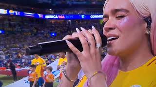 Karol G..cantando el Himno de Colombia.final copa America