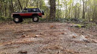 Jumping the Traxxas trx4 bronco! My daughter sends it!!!