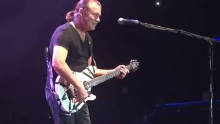 EDDIE VAN HALEN "ERUPTION" GUITAR SOLO FRONT ROW!! PASO ROBLES CALIFORNIA 2013