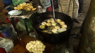 Garam Luchi ( Puri ) @ 5 BDT | kolkata style kochuri torkari | puri tarkari | Street Food Dhaka