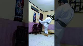 latihan tendangan cepat dan keras#shortvideo