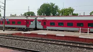 Full Speed Ke Sath 12321-Howrah Mumbai CSMT Mail Chandauli Majhwar Ko Skip Karti Hui