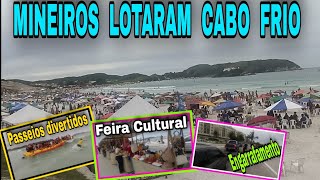 Praia do Forte Lotada de turistas, Feira Cultural, Passeio de Banana, muito trânsito e animação.