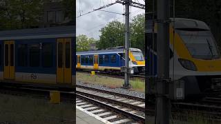 #treinleven  Pausmobiel (SNG) komt binnen op Dordrecht