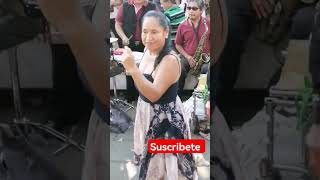 Lidia bailando con todo el sabor del parque libertad 🇸🇻.