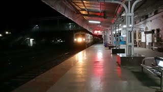 12702 - Hyderabad to Mumbai CSMT Hussain Sagar SF Express Crossing Hotgi Junction with LGD (WAP-7).