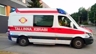 Tallinna kiirabi vilkuritega / Estonian ambulance responding in Tallinn