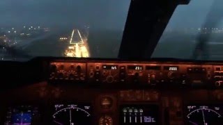 Cockpit View Landing at Schiphol with Stormy Weather on Runway 22 with B747-400