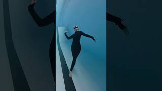 Тренировка танца под водой #underwater #подводой #videofreediver #dance #pool #artfreediving