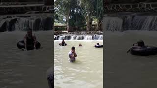 KESERUAN MANDI MANDI