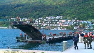 Schweizer Militär Übungseinsatz Pontonbrücke am Hafen - Bieler See