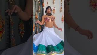 ઉડી ઉડી જાય દિલ કી પતંગ દેખો ઉડી ઉડી જાય #love #dance #anu_studio_viral #fashion