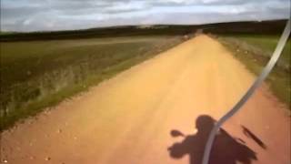 BMW G650GS - Persiguiendo su sombra...