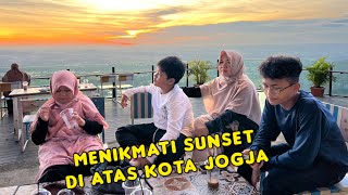 Nikmati Sunset Di Puncak Obyek Wisata Obelix Hills Yogyakarta