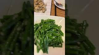 #taiwanesefood #friedoysters and #garlicsprouts with garlic