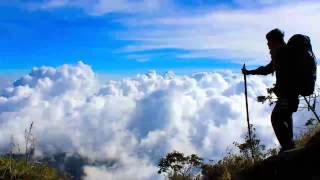 Naik naik ke puncak gunung lagu daerah