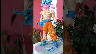 Goku feito em 3D. pintura a mão, 40 cms.