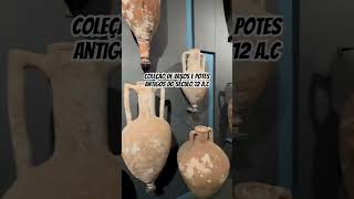 Coleção de vasos e potes antigos do século 12 a.C.  #ancienthistory #museum #pottery