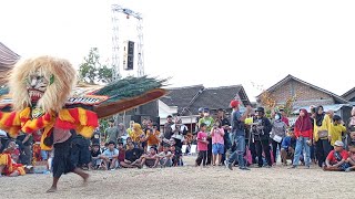 HORAUMUM SOLAH PEMBARONG DADAK MERAK REOG PONOROGO BIKIN KEPALA REOG TERLEPAS#pembarong #reog