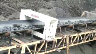 Stone crusher metal detector