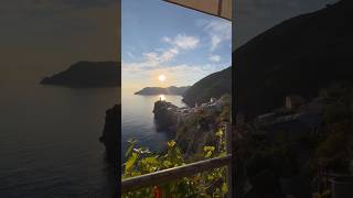 Dîner avec vue sur #Vernazza 🇮🇹🥂🍝 #MonsieurLifestyle #cinqueterre #italy