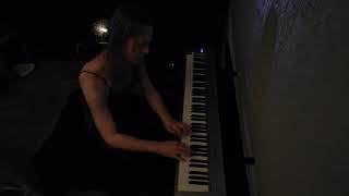 Diddlin' on piano... :)