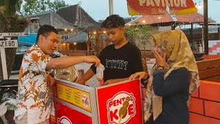 Reaksi Penjual Pentol Ketika Ketemu Calon Bupati Sragen Budiono Rahmadi (Tokoh Pengusaha Sukses)